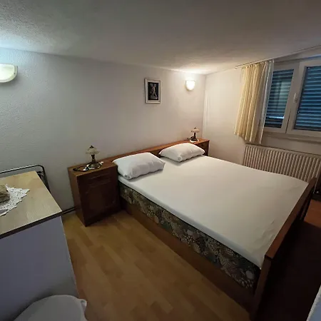 And Ruza Trogir