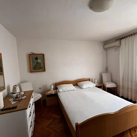 Apartman And Ruza